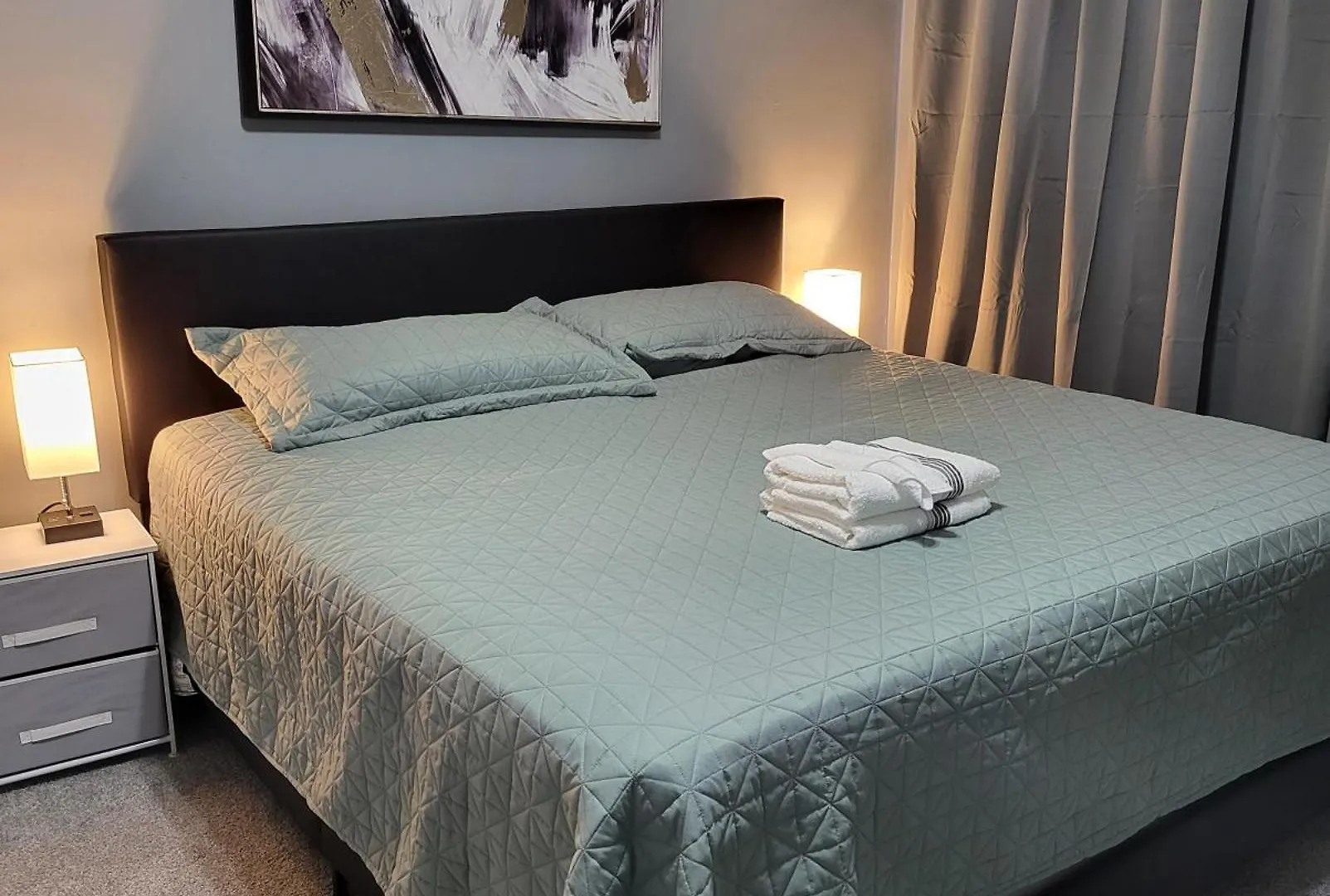 Private King Bedroom, Downtown 哥伦布
